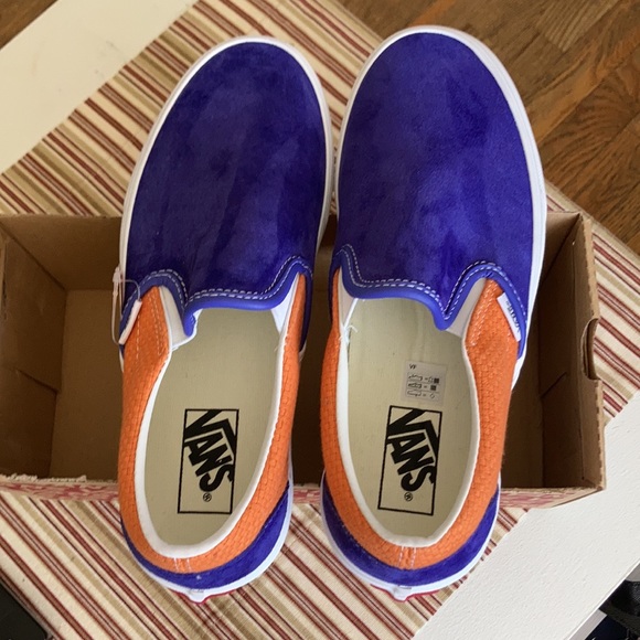 Last Pair! 8.5 Vans Classic Slip On - Picture 3 of 7